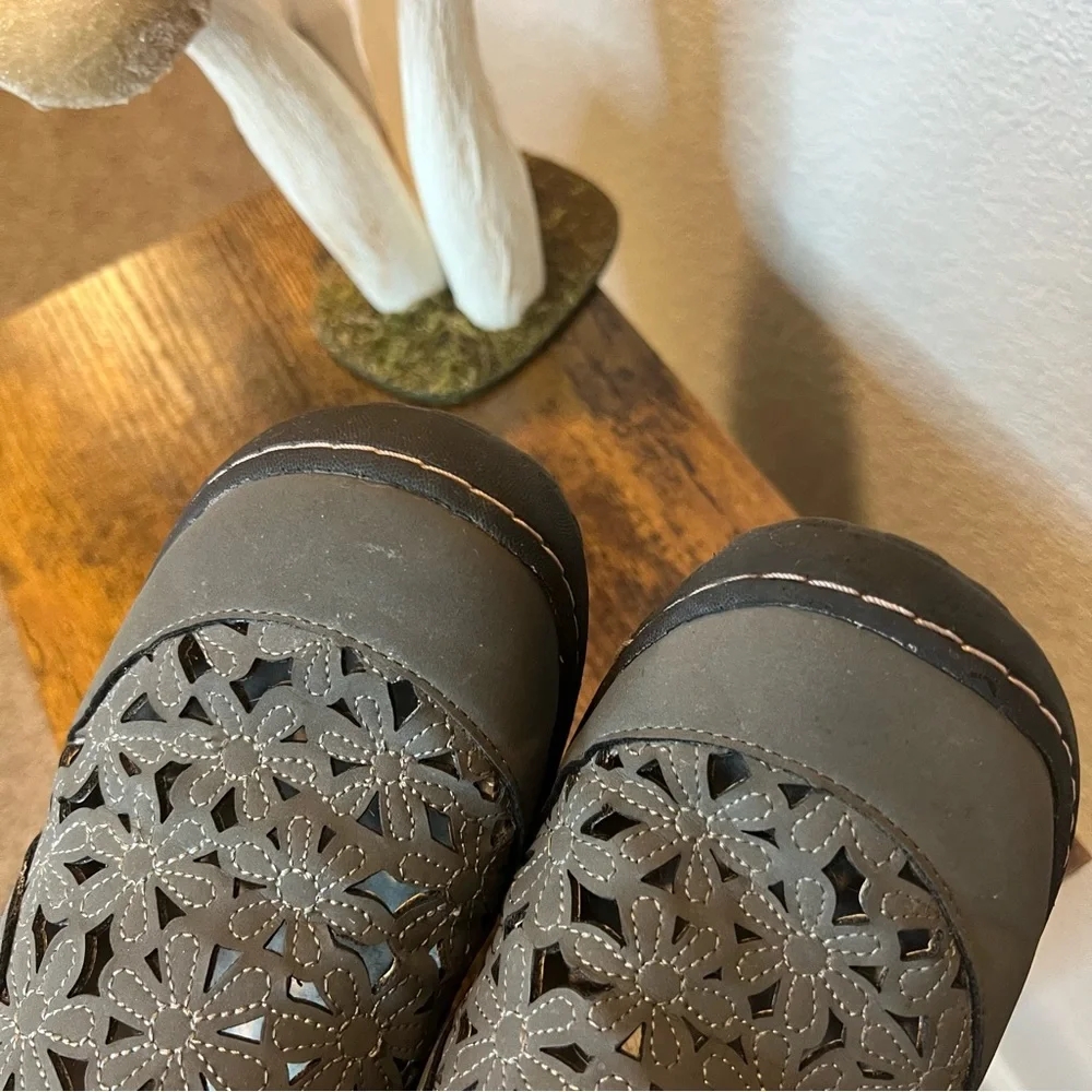 JBU Jambu Grey‎ Wildflower Laser Cut Out Memory Foam Comfort Outdoor Shoes Sz 7